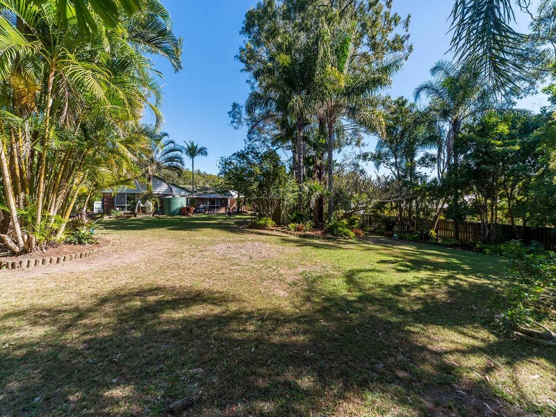 90 California Drive, Oxenford QLD 4210