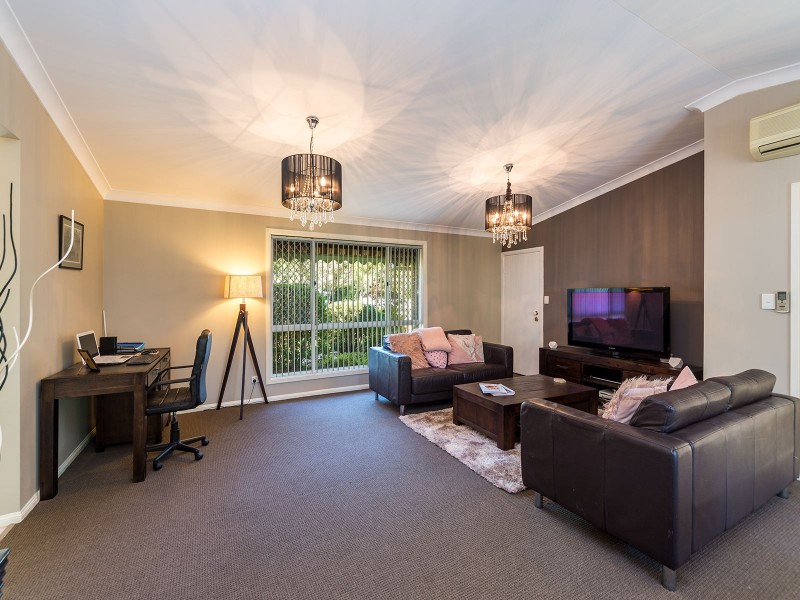 90 California Drive, Oxenford QLD 4210