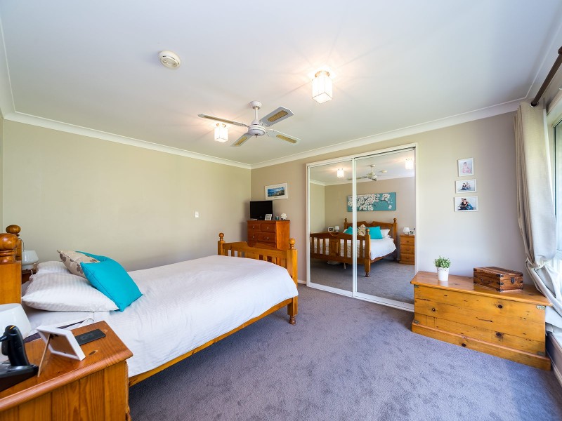 90 California Drive, Oxenford QLD 4210