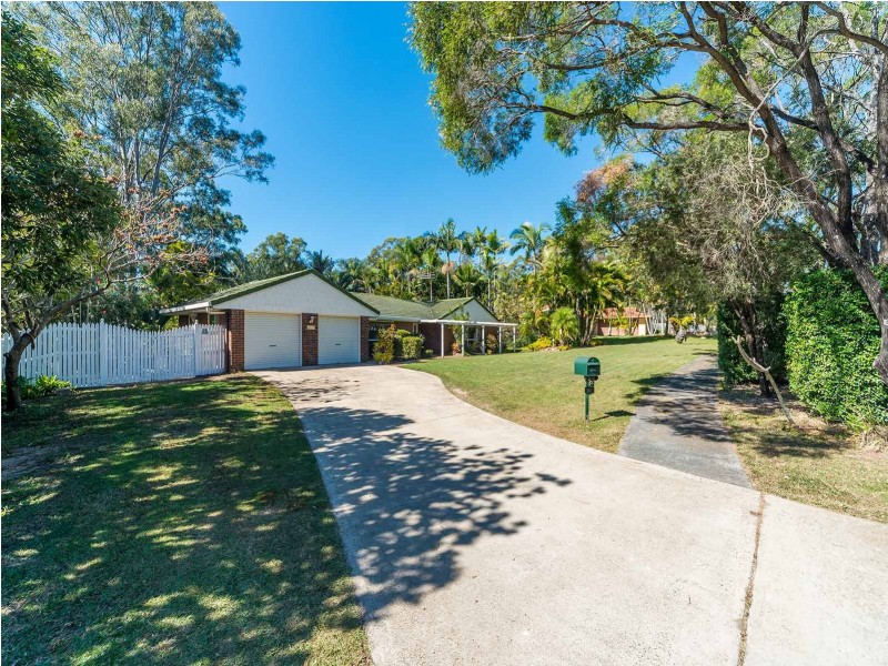 90 California Drive, Oxenford QLD 4210