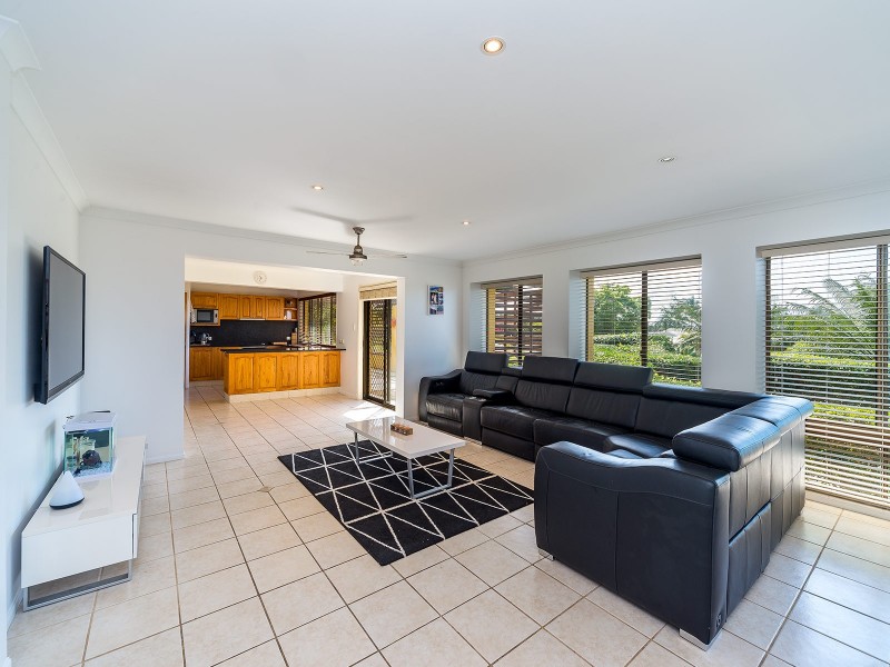 8 Nebraska Court, Oxenford QLD 4210