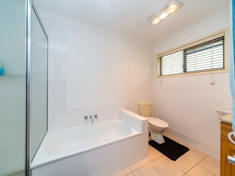 8 Nebraska Court, Oxenford QLD 4210