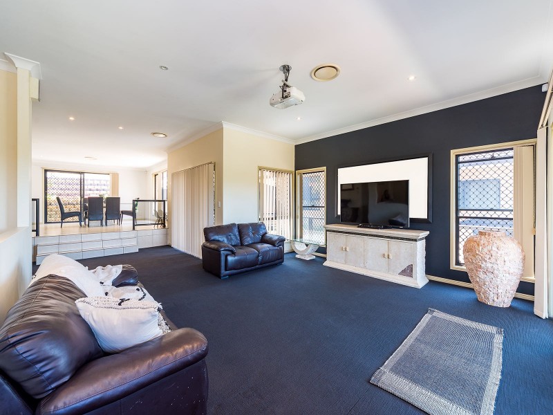 11 McNamara Court, Oxenford QLD 4210