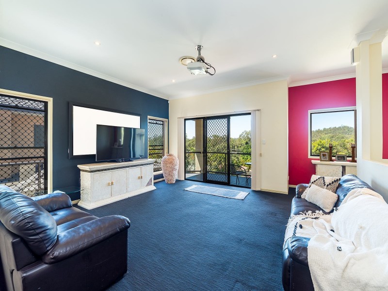 11 McNamara Court, Oxenford QLD 4210