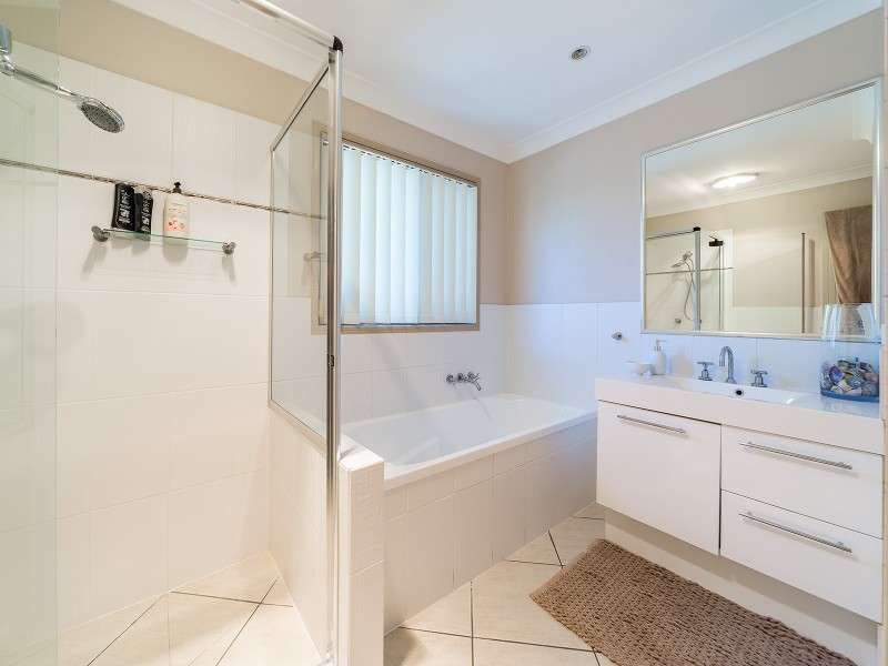 11 McNamara Court, Oxenford QLD 4210