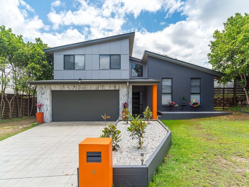 8 Cobb & Co Drive, Oxenford QLD 4210