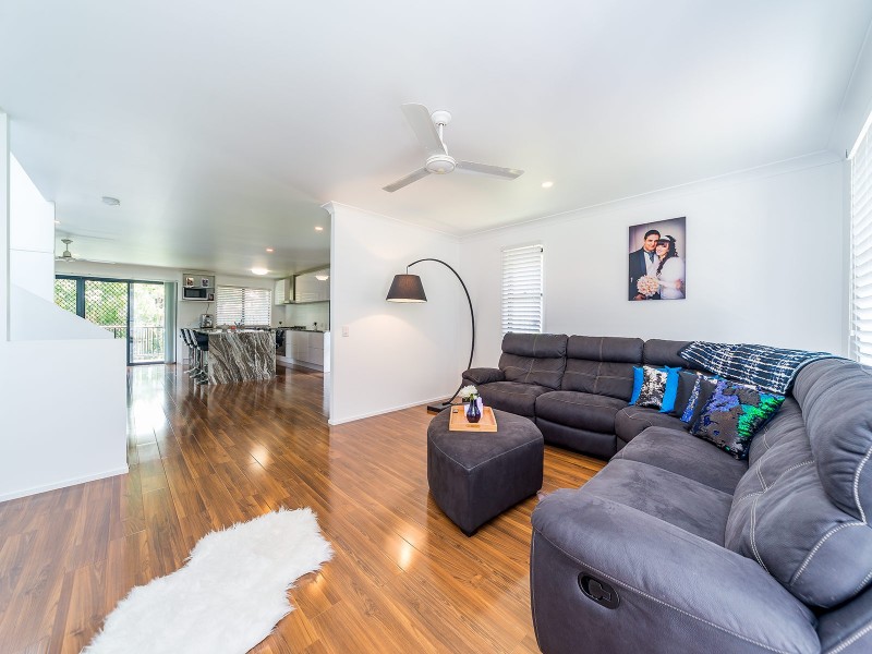 8 Cobb & Co Drive, Oxenford QLD 4210