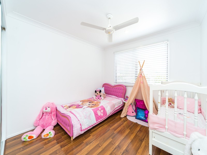 8 Cobb & Co Drive, Oxenford QLD 4210