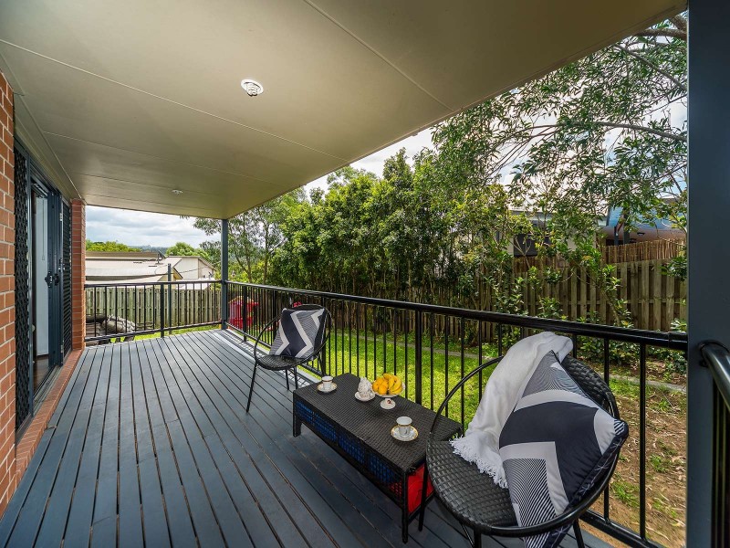 8 Cobb & Co Drive, Oxenford QLD 4210