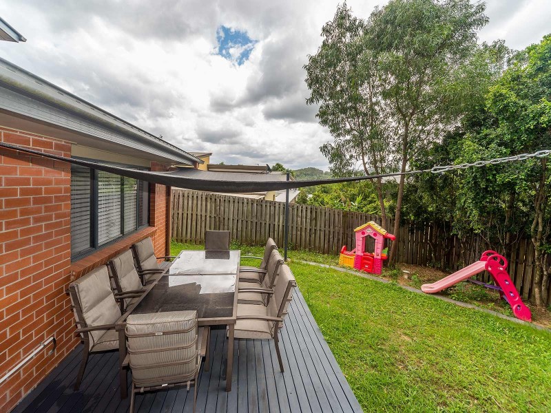 8 Cobb & Co Drive, Oxenford QLD 4210