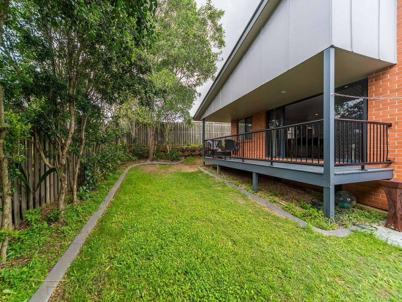 8 Cobb & Co Drive, Oxenford QLD 4210