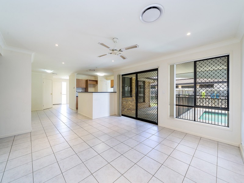 8 Heather Drive, Upper Coomera QLD 4209