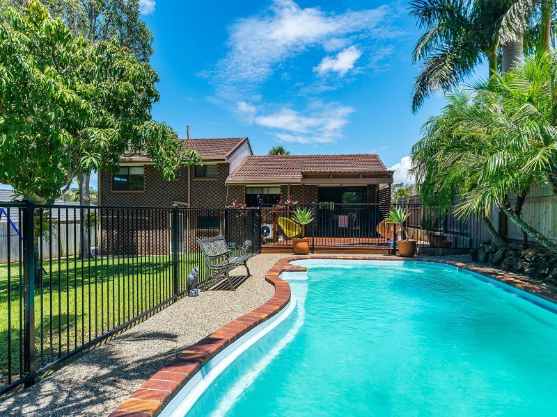 6 Mildura Drive, Helensvale QLD 4212