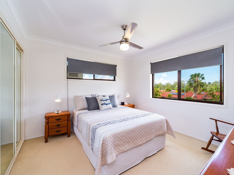 6 Mildura Drive, Helensvale QLD 4212