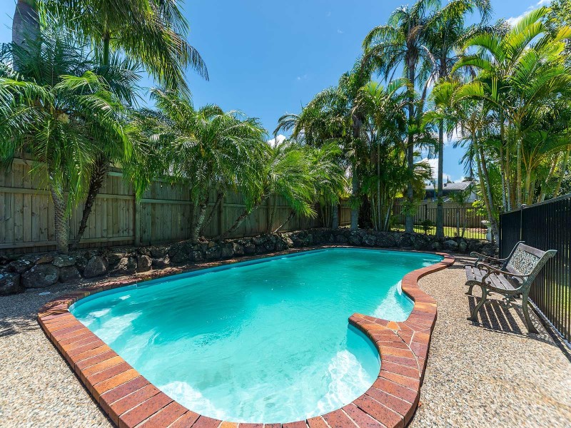 6 Mildura Drive, Helensvale QLD 4212