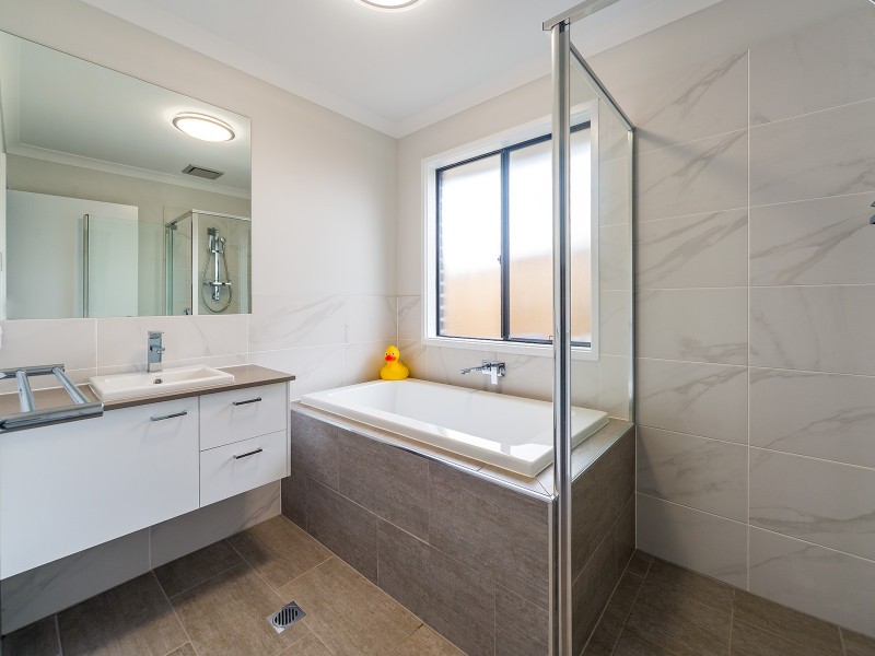 8 Hillard Street, Yarrabilba QLD 4207