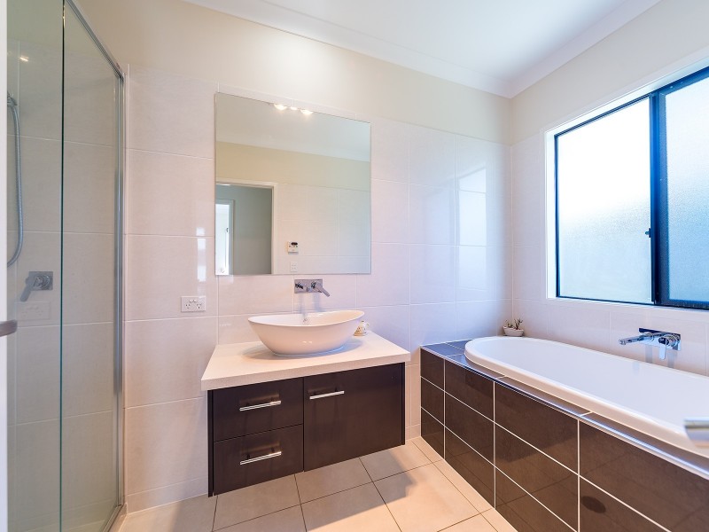 1 Kalgoorlie Street, Pimpama QLD 4209