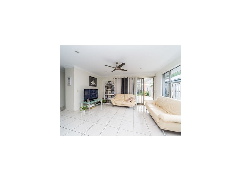 4 Summerstone Place, Maudsland QLD 4210