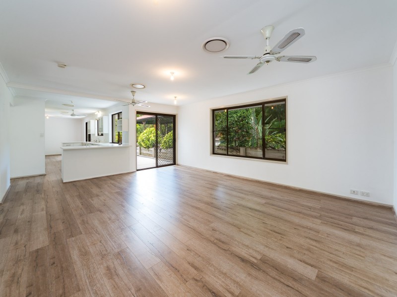 26 Oberon Way, Oxenford QLD 4210