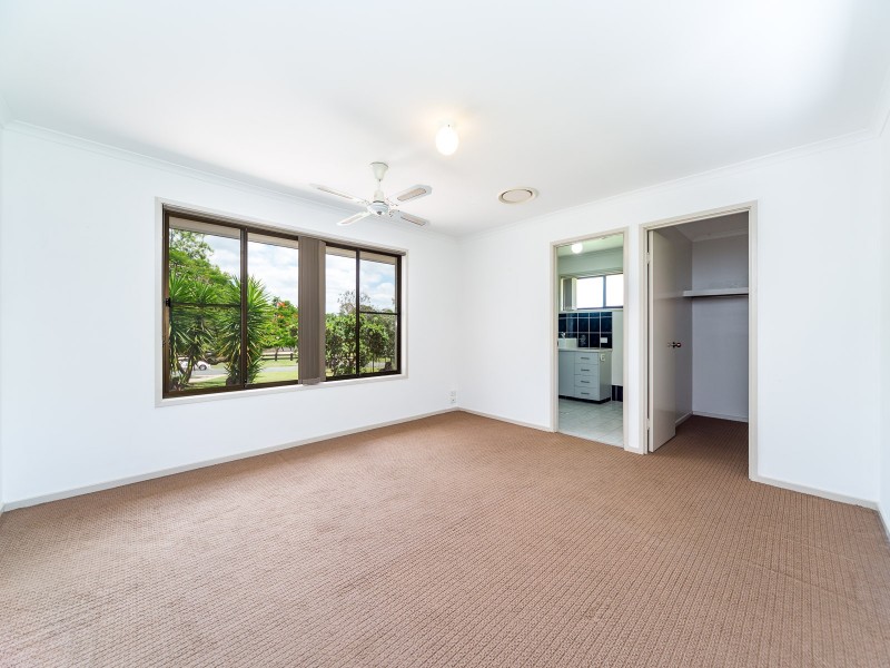 26 Oberon Way, Oxenford QLD 4210