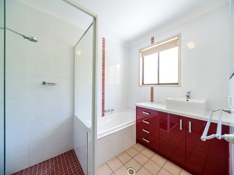 26 Oberon Way, Oxenford QLD 4210