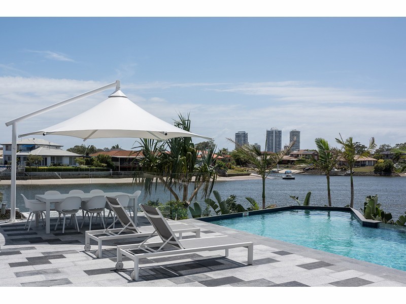 5 Harbour Side Court, Biggera Waters QLD 4216