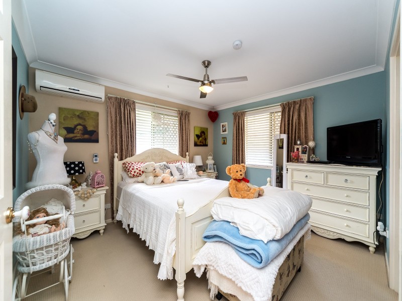 15 Winslow Court, Oxenford QLD 4210