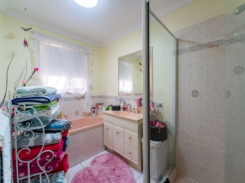 15 Winslow Court, Oxenford QLD 4210