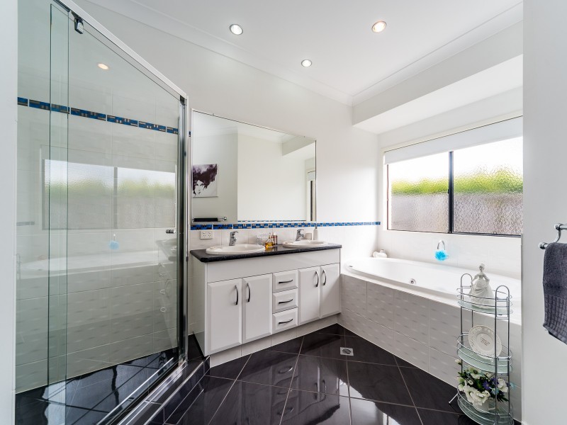 1 Zeus Circuit, Coomera Waters QLD 4209