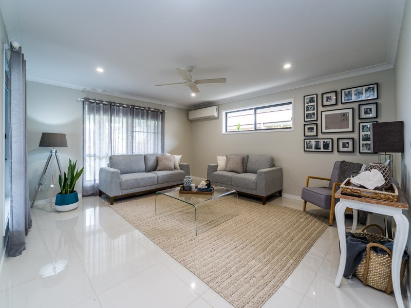 5 Abby Circuit, Maudsland QLD 4210