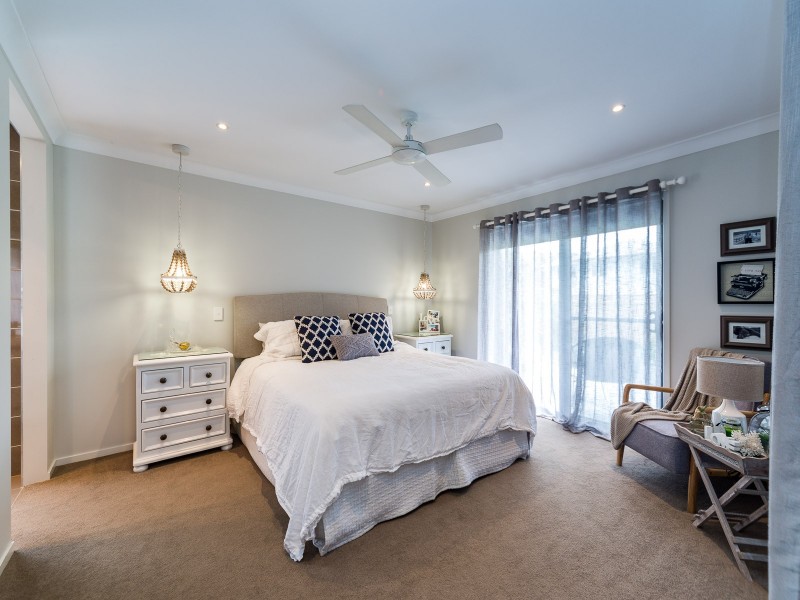 5 Abby Circuit, Maudsland QLD 4210