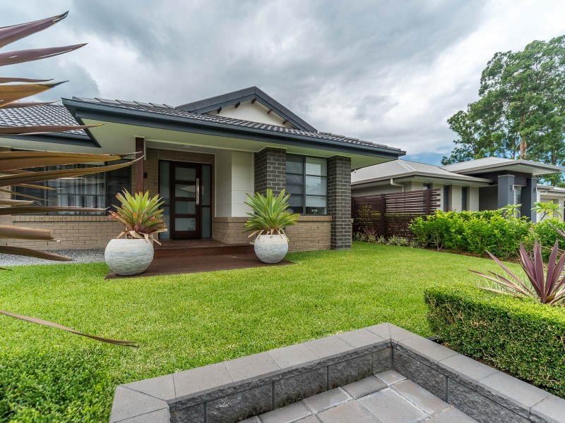 5 Abby Circuit, Maudsland QLD 4210
