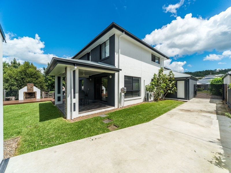 3 Summerstone  Place, Maudsland QLD 4210