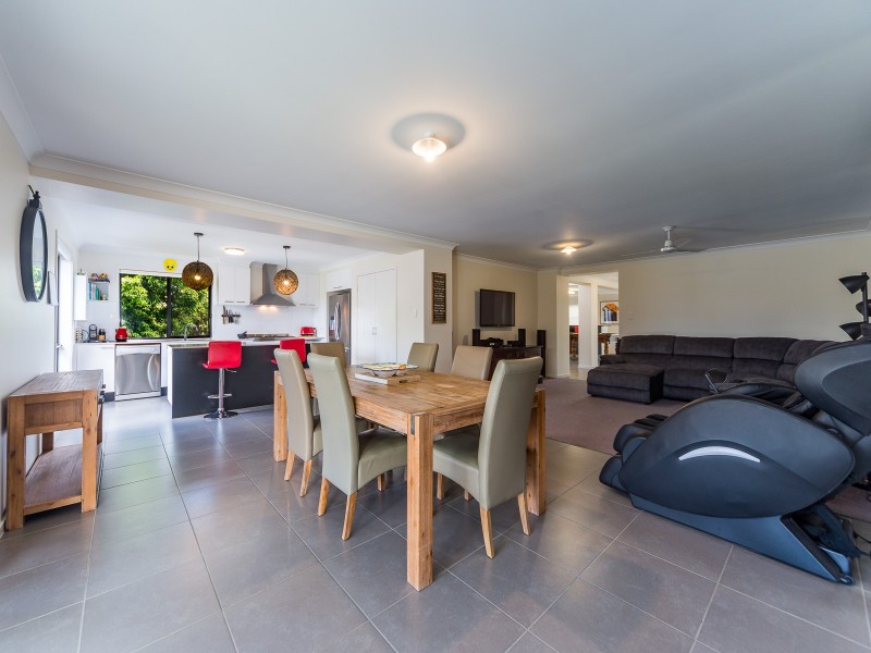 3 Summerstone  Place, Maudsland QLD 4210