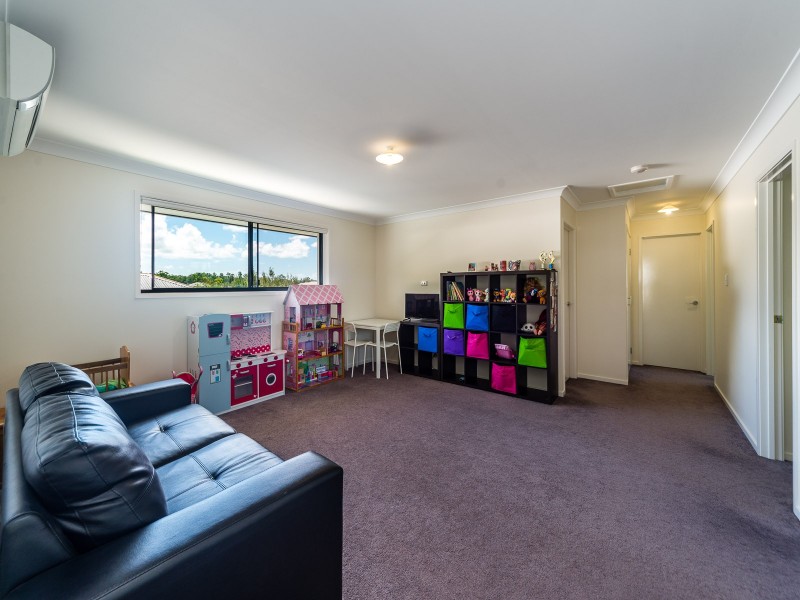 3 Summerstone  Place, Maudsland QLD 4210