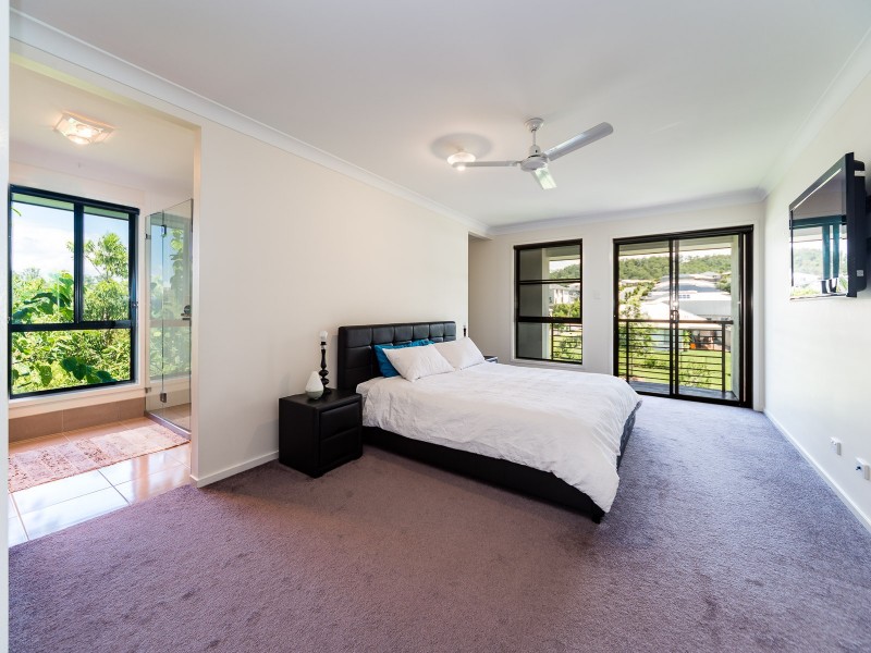 3 Summerstone  Place, Maudsland QLD 4210