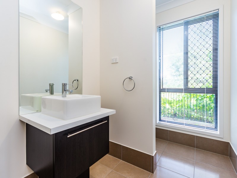 3 Summerstone  Place, Maudsland QLD 4210