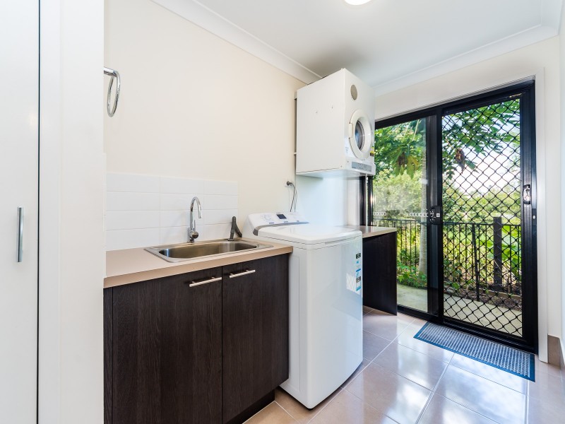 3 Summerstone  Place, Maudsland QLD 4210