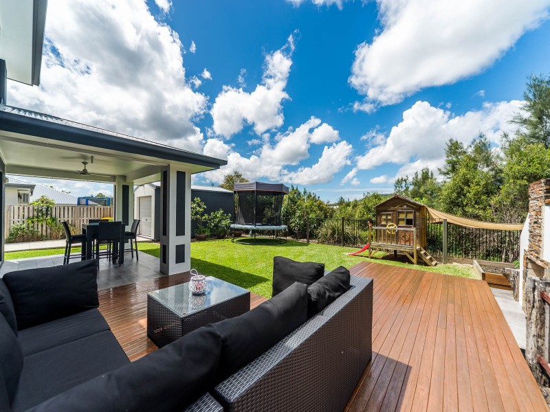 3 Summerstone  Place, Maudsland QLD 4210