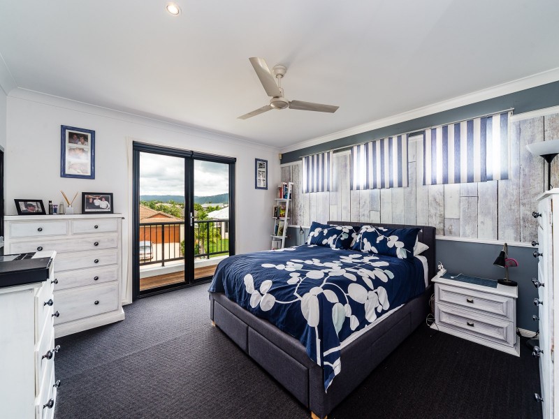 8 Villanova Avenue, Oxenford QLD 4210