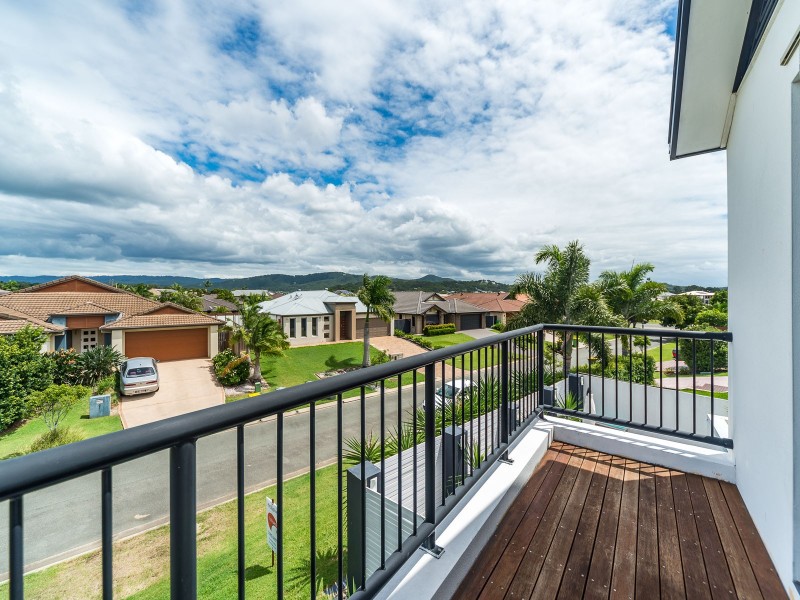 8 Villanova Avenue, Oxenford QLD 4210