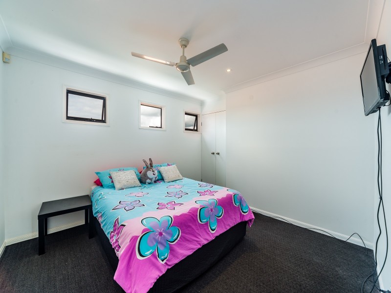 8 Villanova Avenue, Oxenford QLD 4210