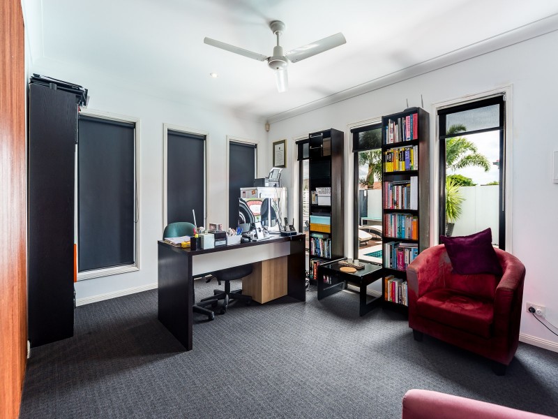 8 Villanova Avenue, Oxenford QLD 4210