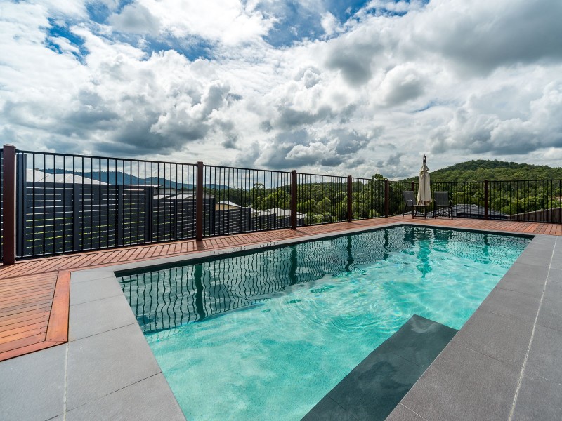 1 Middleham Fairway, Maudsland QLD 4210