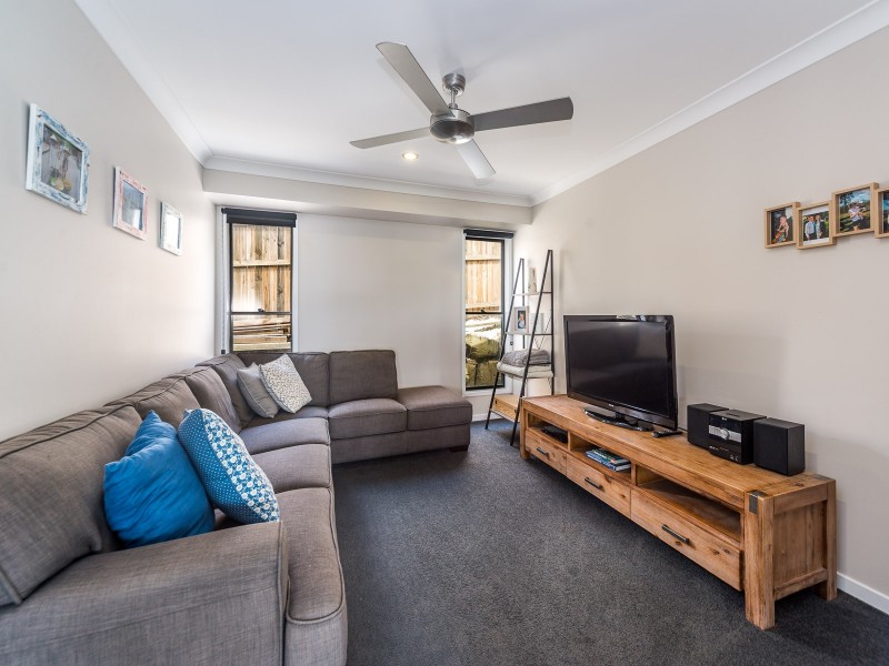 1 Middleham Fairway, Maudsland QLD 4210