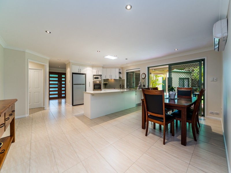 5 McNamara Court, Oxenford QLD 4210