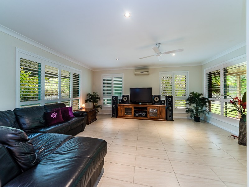 5 McNamara Court, Oxenford QLD 4210