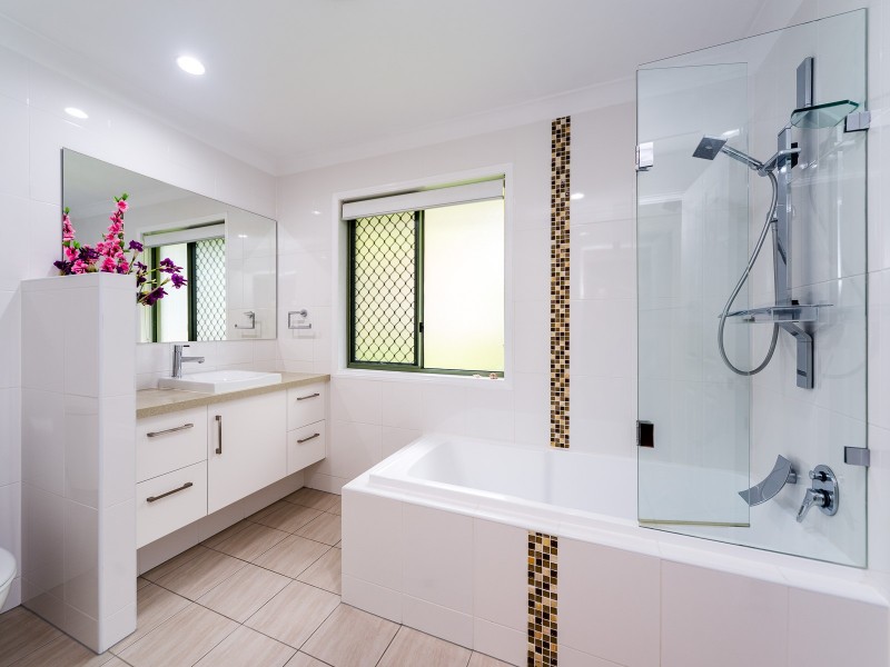 5 McNamara Court, Oxenford QLD 4210