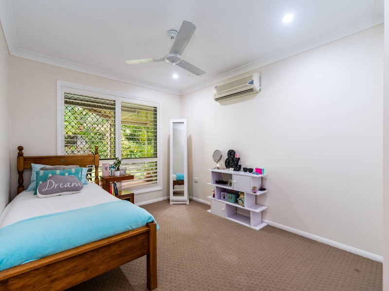 5 McNamara Court, Oxenford QLD 4210