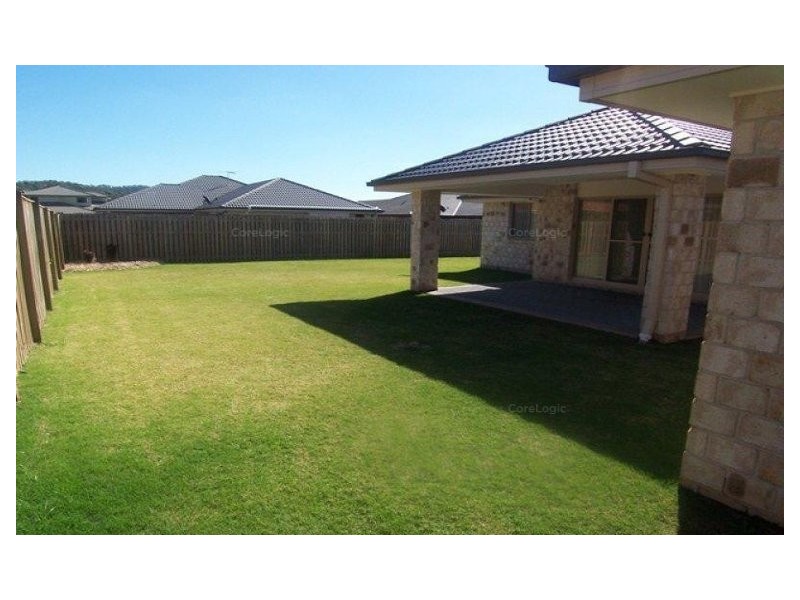 4 Cranberrie Crescent, Pimpama QLD 4209